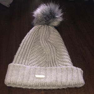 tommy hilfiger beanie with fluffy ball at the top